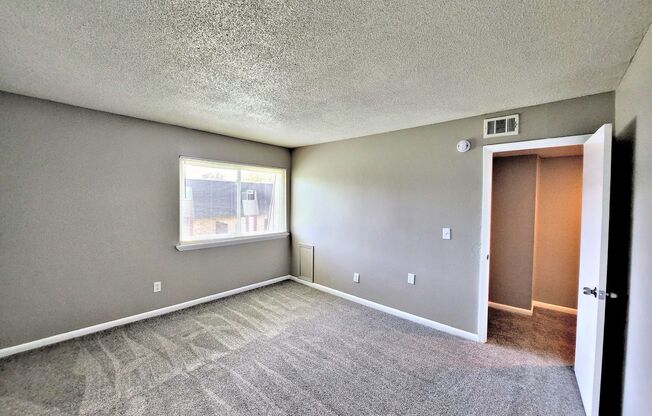 2 beds, 1.5 baths, 1,044 sqft, $950, Unit 7C