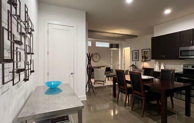 SLEEK 2 bedroom 2 bath West End Condo