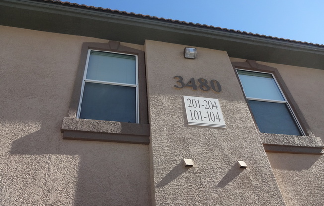 SECOND STORY CONDO IN GATED COMMUNITY WITH ACCESS TO POOL/SPA