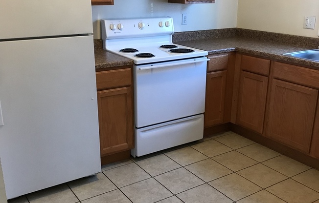 2 beds, 1 bath, 720 sqft, $750, Unit 3311-04