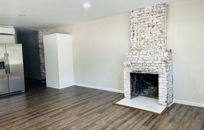 2 beds, 1 bath, $1,395, Unit 622 Perry Road - B