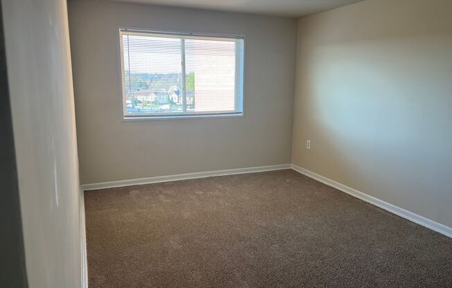 2 beds, 1 bath, 800 sqft, $1,700, Unit 2502-204