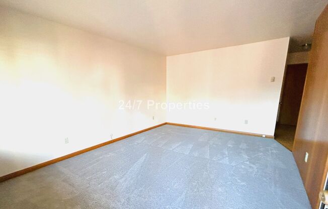 Hilltop 1BD I 1BA Apartment - Homestead