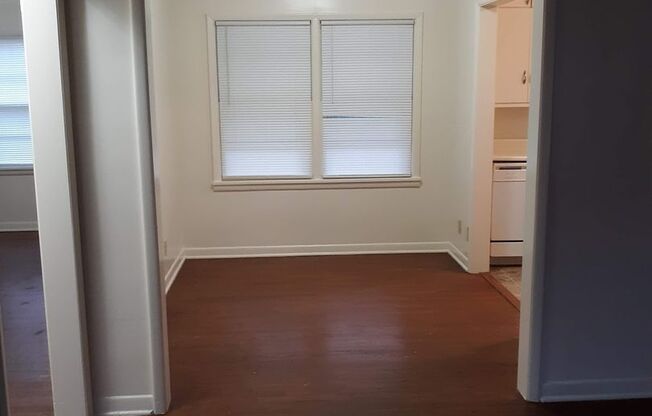 2 beds, 1 bath, $850