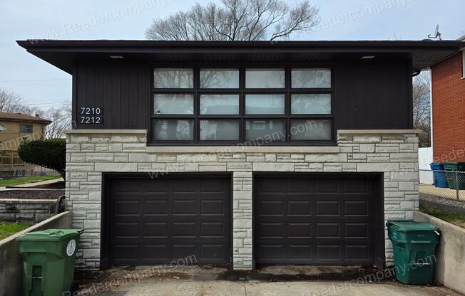 Spacious and updated 2 bedroom 1 bathroom Duplex