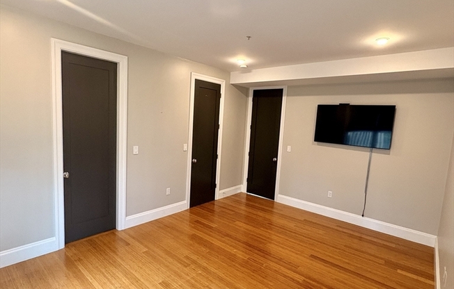 2 beds, 2 baths, 1,284 sqft, $3,850, Unit 4