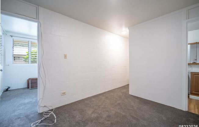 $2000 / 2 Bed / 1 Bath / 1 Parking IN KALIHI