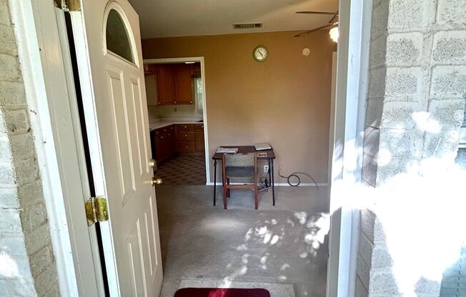 2 beds, 1 bath, $1,200