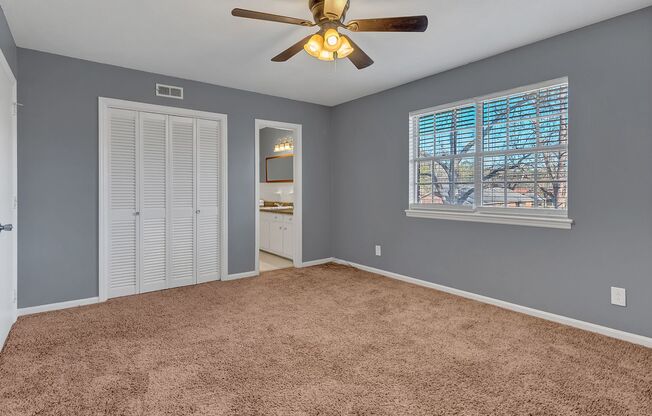 3 beds, 2.5 baths, 1,370 sqft, $1,015, Unit B-3