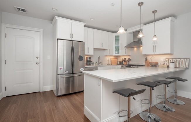 3 beds, 2 baths, 1,558 sqft, $6,000, Unit 21