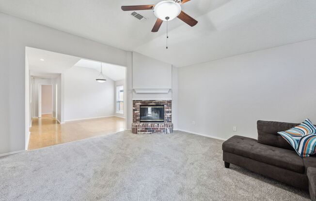 Welcome Home to Winding Creek !
