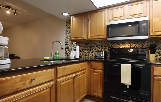 3147 SIR HAMILTON CIR