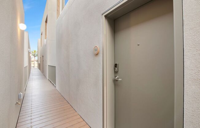 1 bed, 1 bath, 677 sqft, $2,695, Unit 504