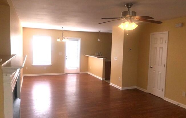 Charming 3 Bed, 2 & A Half Bath Home In Thompson Brook