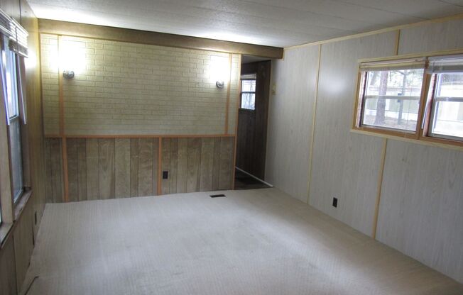 2 beds, 1 bath, $750, Unit Lot 47