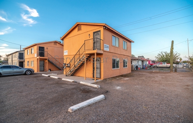 2226 E PUEBLO AVE
