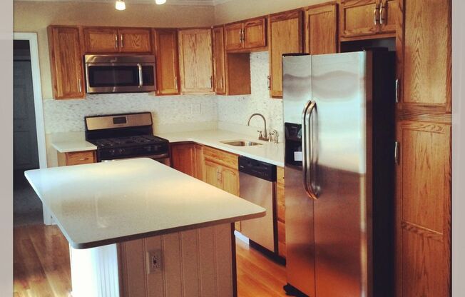 Beautiful 5 bed, 2 bath luxury south side flats home, amazing location!