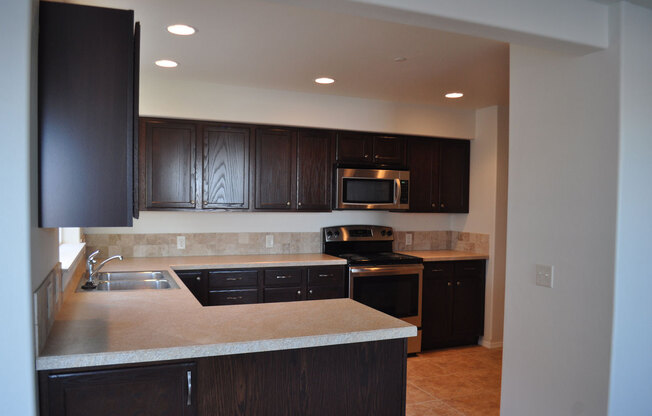 2 beds, 2 baths, $2,400, Unit Unit A