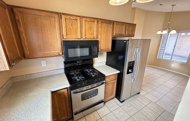 Beautiful single story- 3Bed/2Bath home located in Henderson