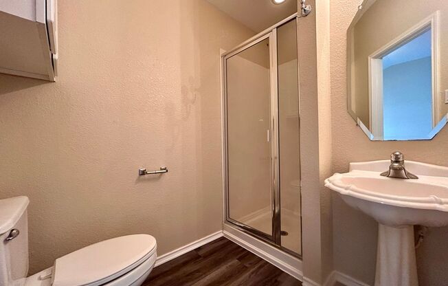 2 beds, 2 baths, $1,595, Unit # 1701