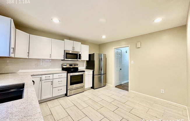 629 E MEYER BLVD