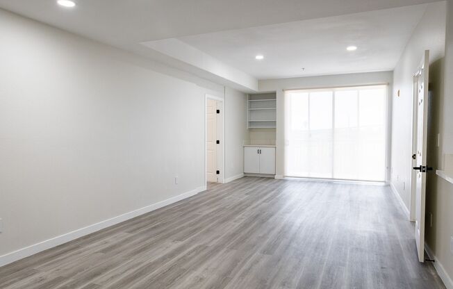 3 beds, 2 baths, 1,450 sqft, $3,898, Unit 201