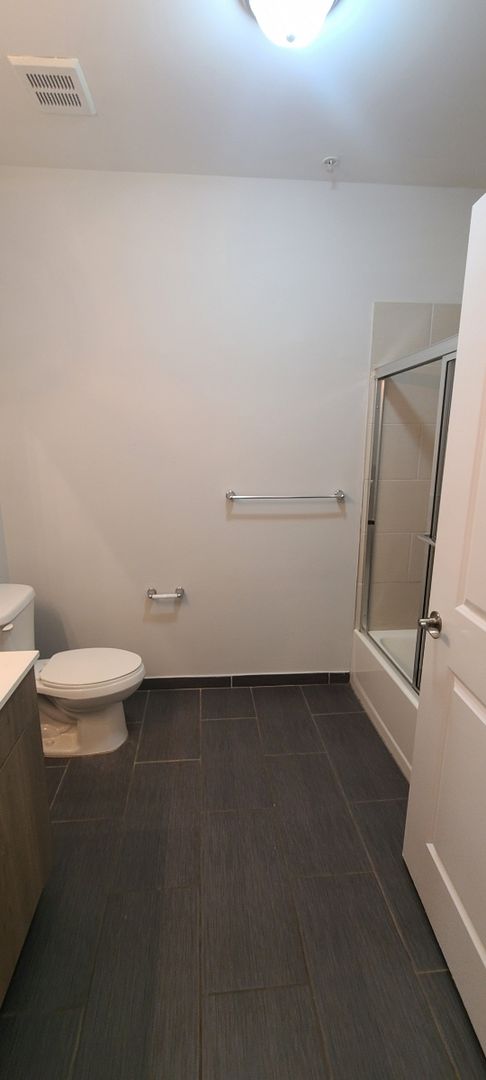 2 beds, 2 baths, $2,195, Unit 108