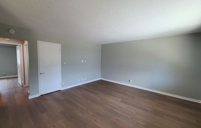 2 beds, 1 bath, 950 sqft, $3,075, Unit 1718-2