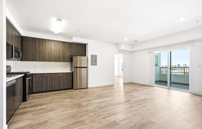 2 beds, 2 baths, 1,037 sqft, $2,950, Unit 507