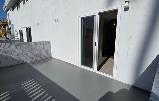 Upgraded 2 Bedrooms/1.5Bathroom TORRANCE Apartment Home with patio- It's a Must See! 1/2 off the 1st month OAC!