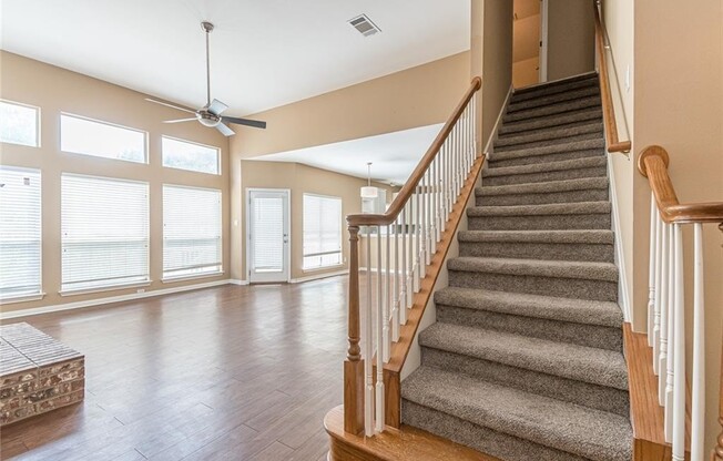 101 GREENRIDGE CV