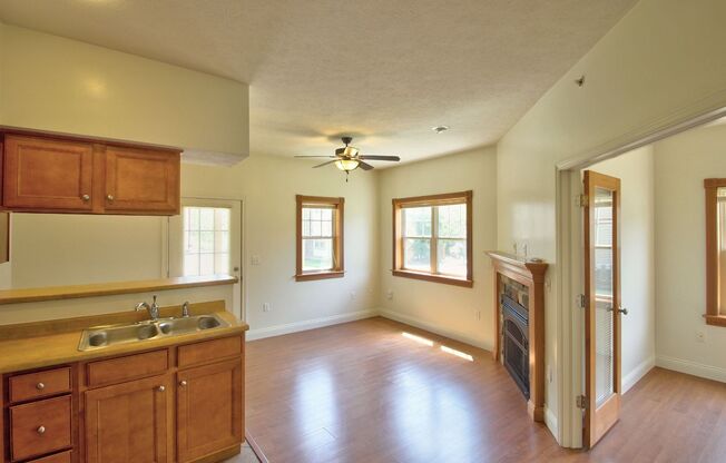 1 bed, 1 bath, 780 sqft, $1,450