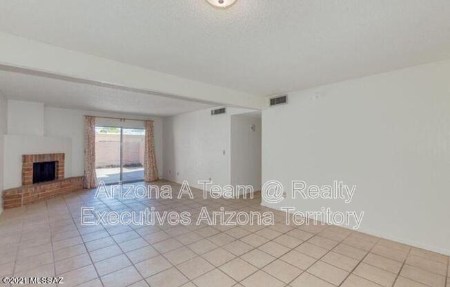 4210 E PRESIDIO RD