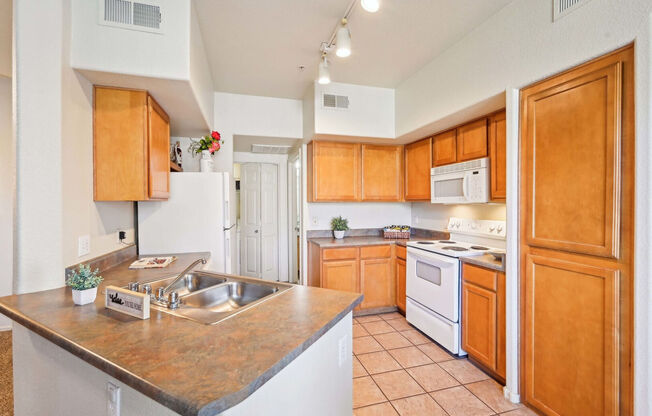 1 bed, 1 bath, 801 sqft, $1,299