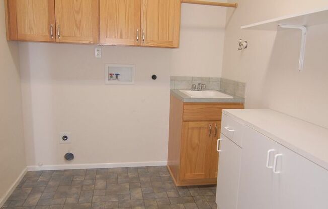 3 beds, 2 baths, $2,800