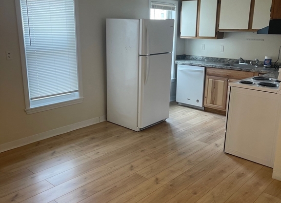 2 beds, 1 bath, 725 sqft, $1,850, Unit 2