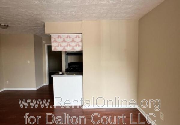 1972 Cambridge Drive, Unit 14