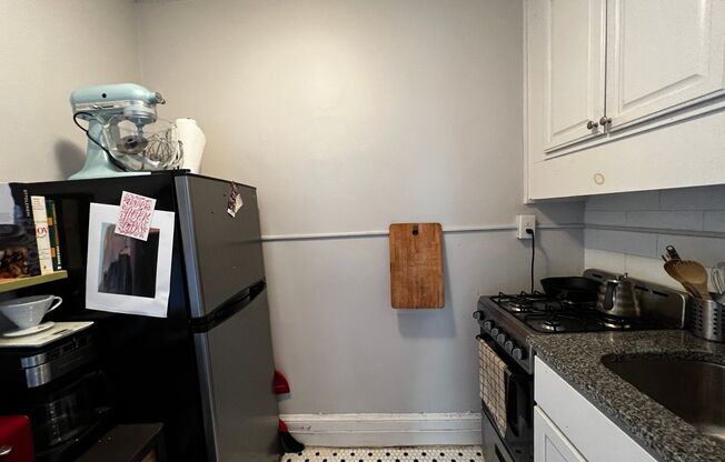 Studio, 1 bath, 300 sqft, $1,435, Unit Unit 415