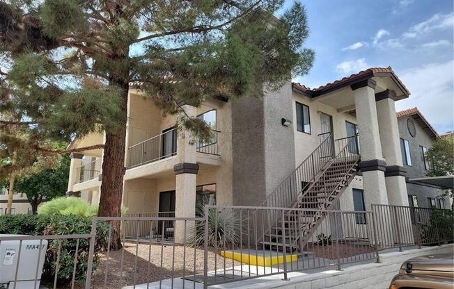 LOCATION, LOCATION, LOCATION -- GREEN VALLEY 2ND FLOOR UNIT!!