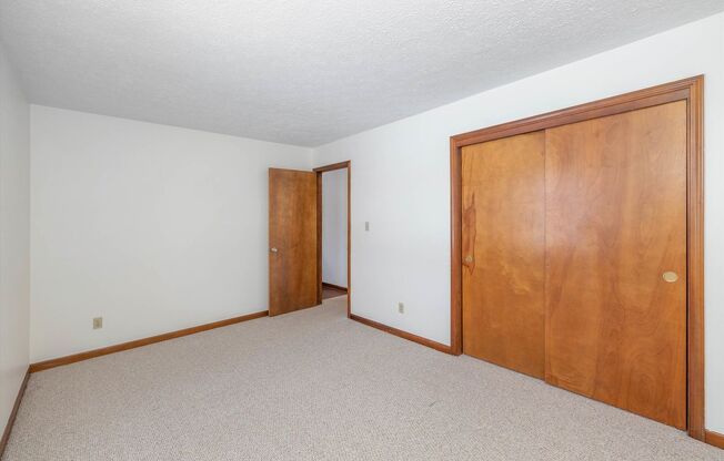 2 beds, 1 bath, 950 sqft, $1,400, Unit 1021 Parkside Court South