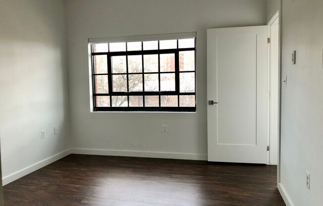 2 beds, 2 baths, 895 sqft, $2,073, Unit 406