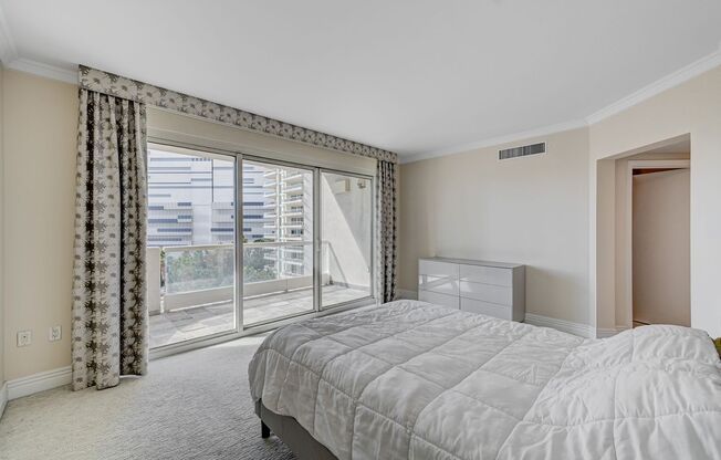 2 beds, 2 baths, $3,450, Unit # 603