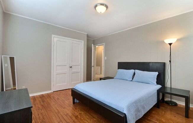 Large 2BR/1BA Downtown Savannah House For Rent