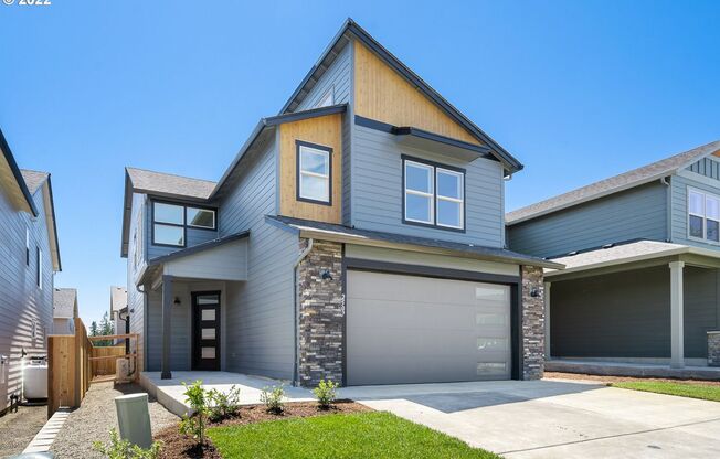 Modern 3 Bedroom, 2.5 Bathroom House in Ridgefield!