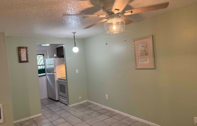 2527 W PALMETTO