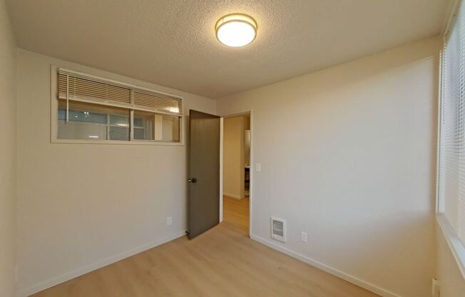 2 beds, 1 bath, 647 sqft, $1,660, Unit 33A