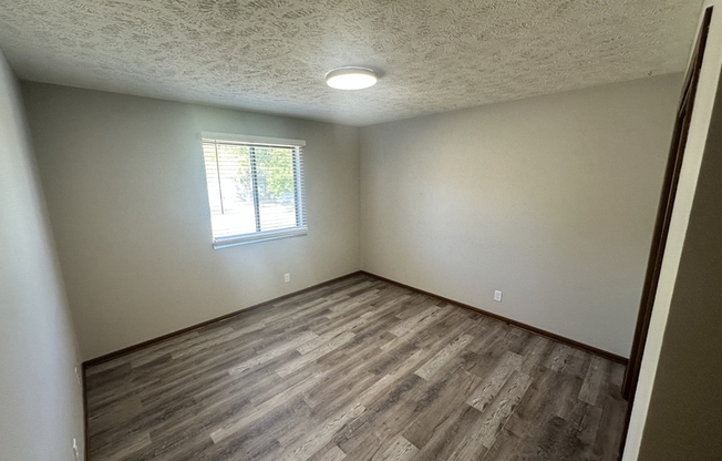 5840 S 52 ST