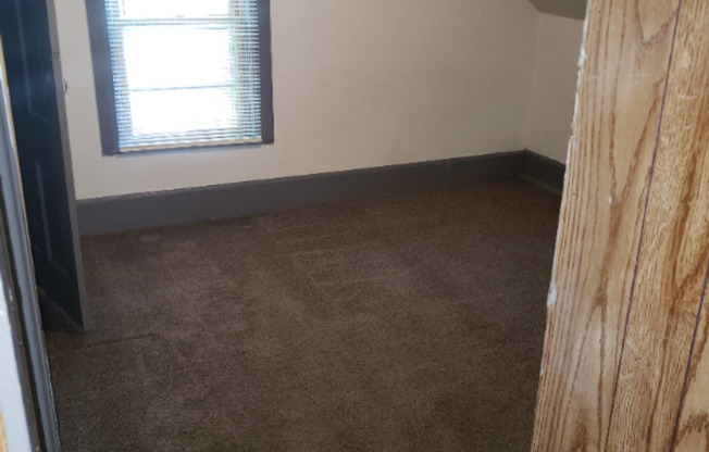 2 beds, 1 bath, $725, Unit PA617.5