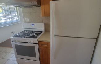 2 beds, 1 bath, $2,500, Unit 1F