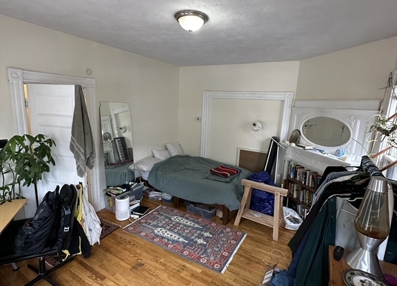 33 STONE AVE